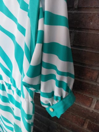 Vestido años 80 verde y blanco