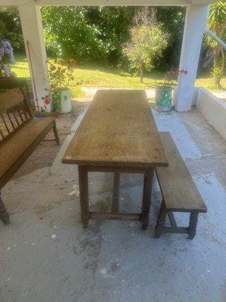 Mesa antigua de madera