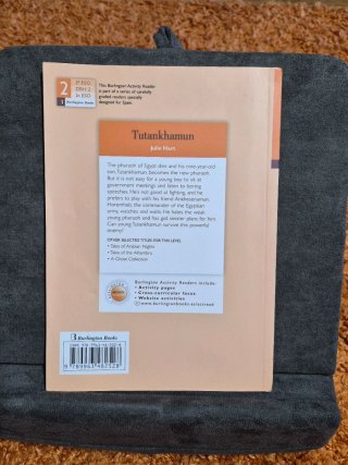 Tutankhamun - Julie Hart - libro en inglés