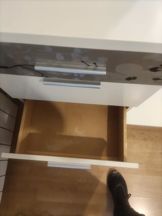 Mueble recibidor blanco con espejo