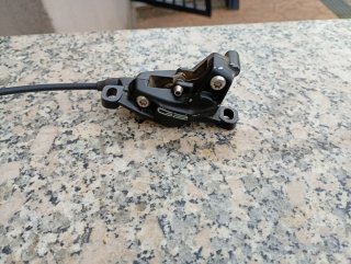 Frenos Delanteros SRAM G2