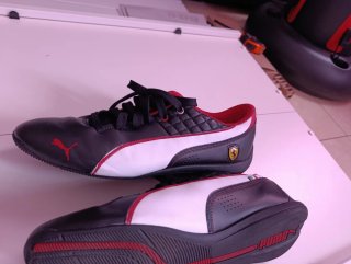 Zapatillas Puma Ferrari Negras y Rojas