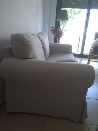 Sofá 2 plazas Ikea Ektorp beige, muy buen estado.