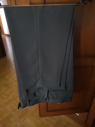 Traje de caballero gris