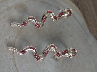 Pendientes Serpiente Dorados con Circonitas Rojas