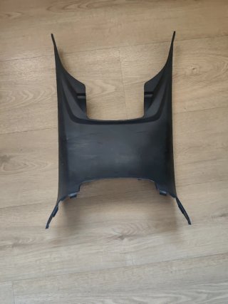 Tapa central Kymco Scooter Negra