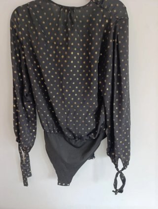 Body Zara negro con topos dorados