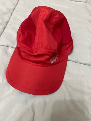 Gorra Inov-8 Roja