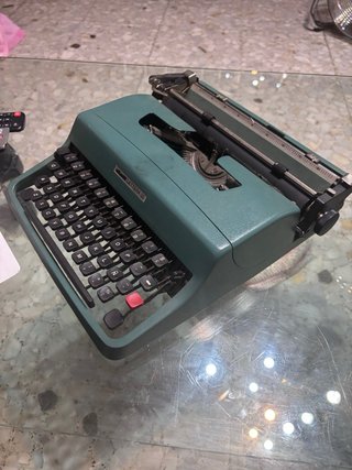 Olivetti Lettera 32 máquina de escribir