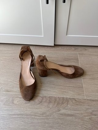J. Crew Tacones de Ante Marrones