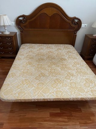 Cabecero madera y somier tapizado beige