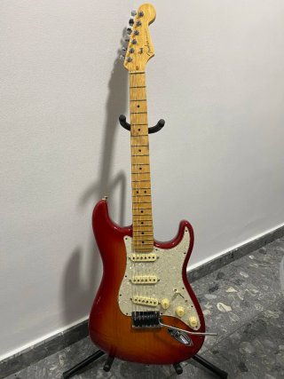 Fender Stratocaster AM Deluxe ash