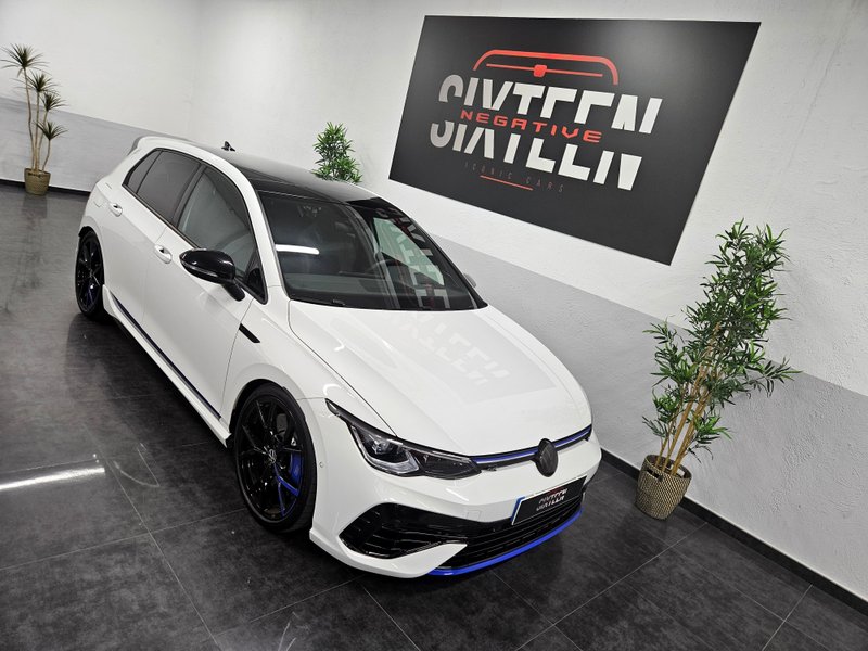 Volkswagen Golf 8 R 2.0 DSG 2024