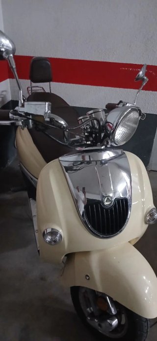 Sumco Luna 125 Scooter beige