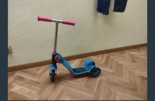 Patinete infantil 3 ruedas azul y rosa. URGE VENTA