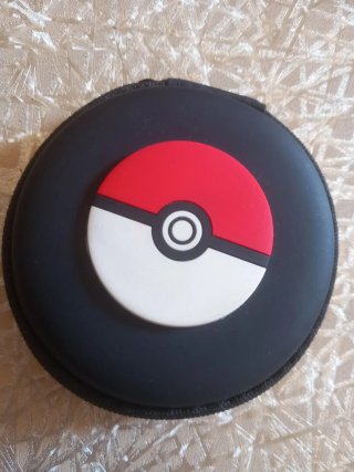 Custodia rigida Pokémon