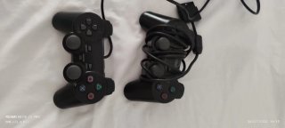 Consola PS2 Sony Negra con mandos y cables