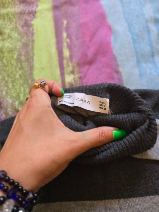 Jersey Zara rayas cuello alto gris y negro