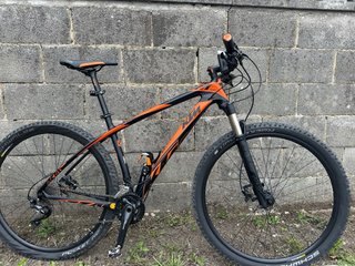 Bicicleta KTM Montaña Naranja/Negra
