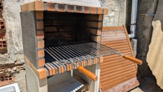 Barbacoa de obra de ladrillo y cemento