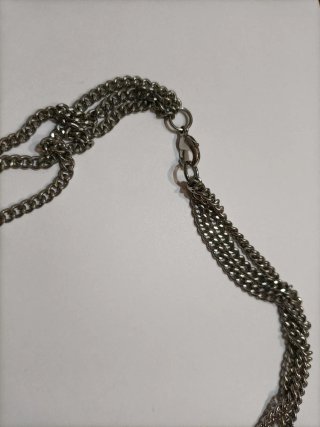 Collana colore argento a catena con maglie diverse