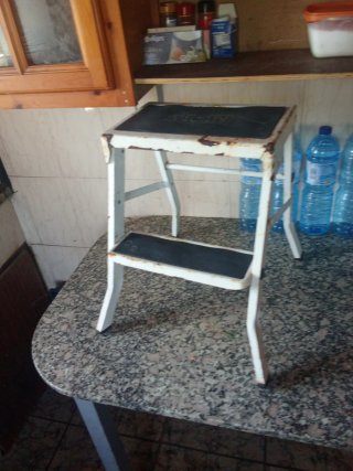 Escalera pequeña plegable