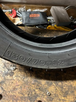 Neumático Michelin 130/70-12