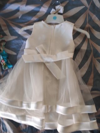 Vestido de fiesta blanco con pedrería