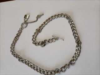 Collana con lucchetto e chiave