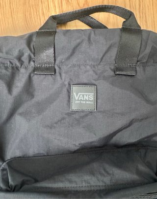 Mochila negra unisex. Vans.