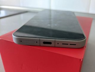 OnePlus 15 nuevecito con dos semanas, color arena.