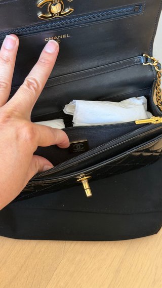 Bolso Cadena Chanel Negro Charol Dorado