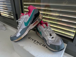 Nike Air Max T. 42.5 Cámara Aire Multicolor (19)