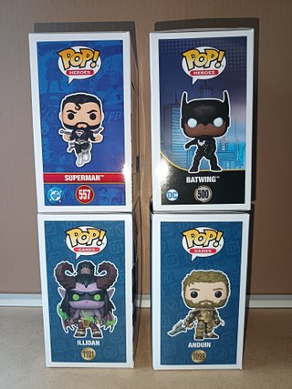 Lote 4 Funkos: WoW, Superman, Batwing