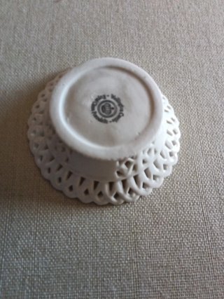 Cestino traforato porcellana decorato fiori