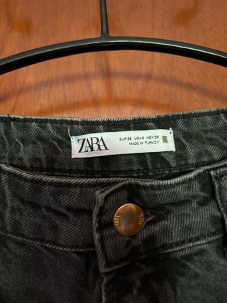 Pantalón Zara vaquero con brillos Talla M