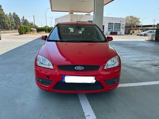 se vende ford focus de unico propietario.
