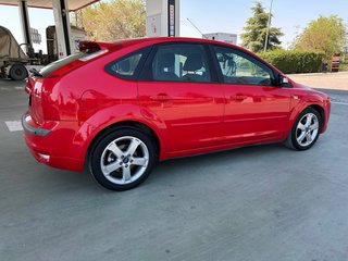 se vende ford focus de unico propietario.