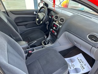 se vende ford focus de unico propietario.
