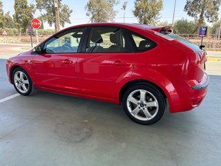 se vende ford focus de unico propietario.