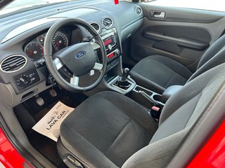 se vende ford focus de unico propietario.