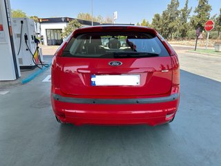 se vende ford focus de unico propietario.