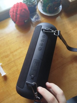 Altavoz inalámbrico a prueba de salpicaduras Rosel