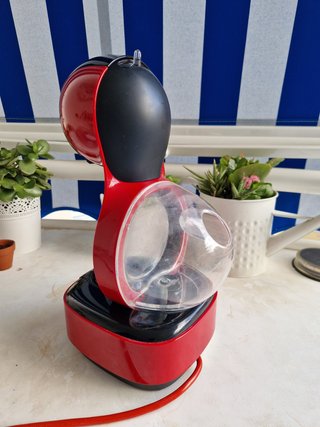 Cafetera Dolce Gusto Roja y Negra