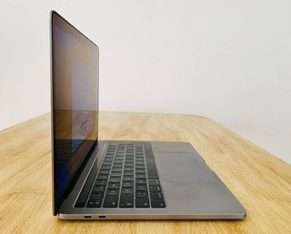 MacBook Pro 13 2017 - 16GB RAM / 256GB SSD