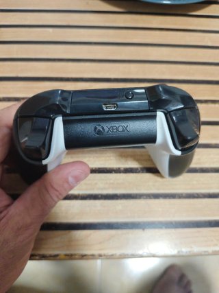 Mando Xbox Carbon Black