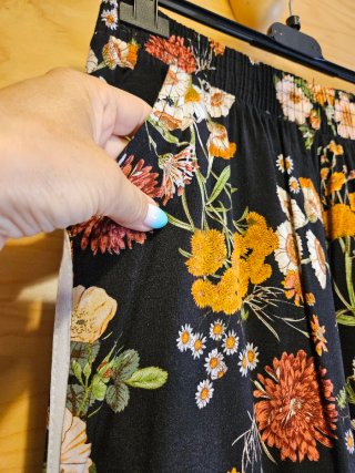Pantaloni estivi fantasia floreale