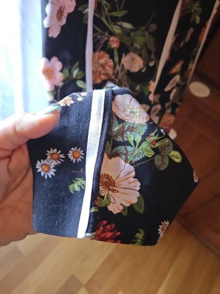 Pantaloni estivi fantasia floreale
