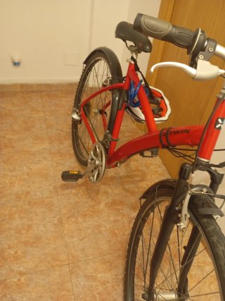 Bicicleta Roja BTWIN