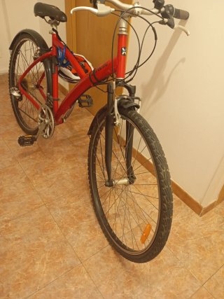 Bicicleta Roja BTWIN